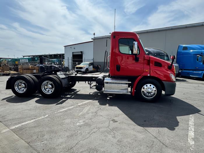 2016 Freightliner Cascadia-4