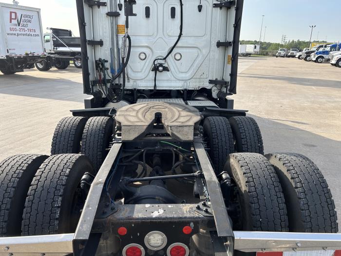 2021 Freightliner Cascadia-13