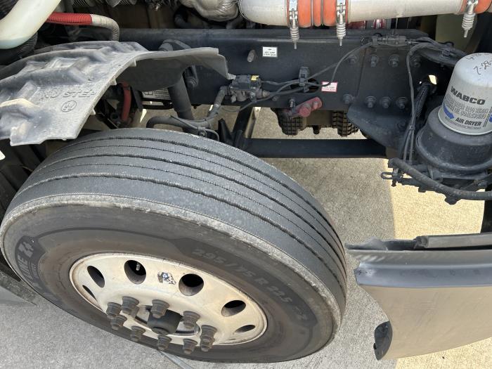 2021 Freightliner Cascadia-21