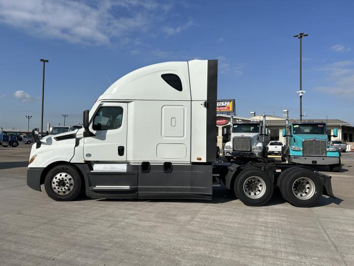 2021 Freightliner Cascadia-2