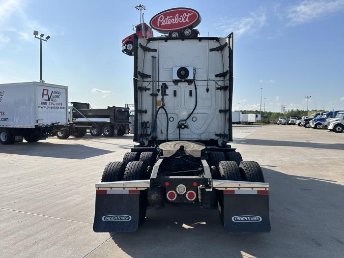 2021 Freightliner Cascadia-4