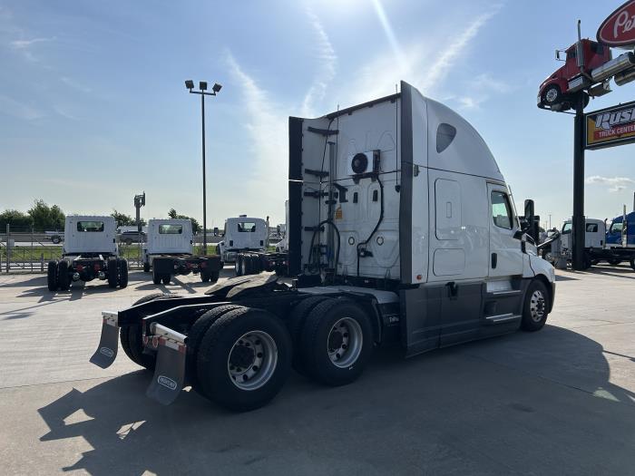 2021 Freightliner Cascadia-5