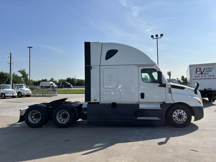 2021 Freightliner Cascadia-6