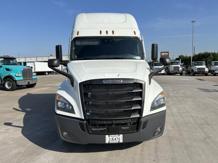 2021 Freightliner Cascadia-8