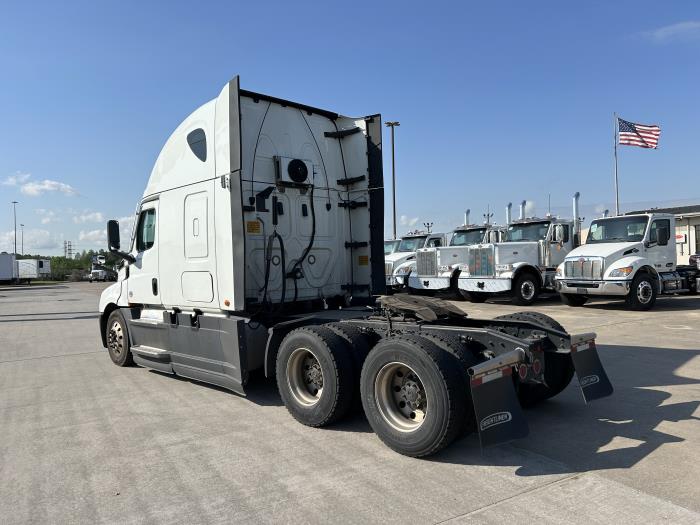 2021 Freightliner Cascadia-2