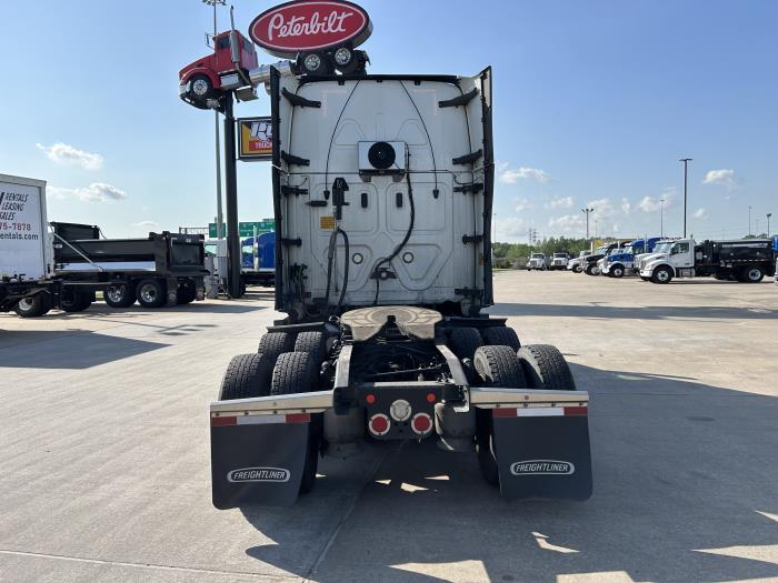 2021 Freightliner Cascadia-3