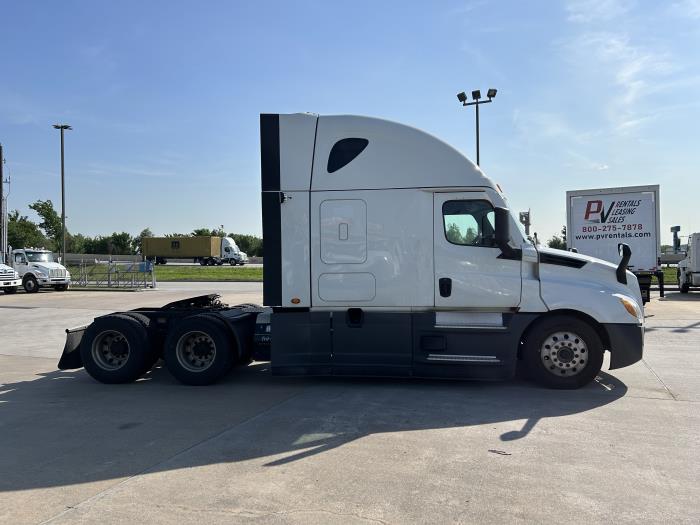 2021 Freightliner Cascadia-5