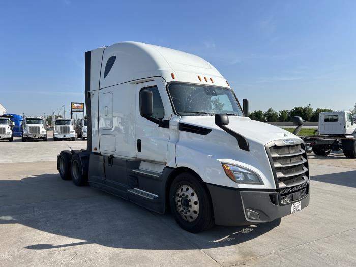 2021 Freightliner Cascadia-6