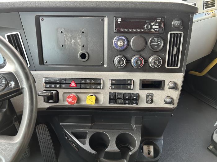 2021 Freightliner Cascadia-37