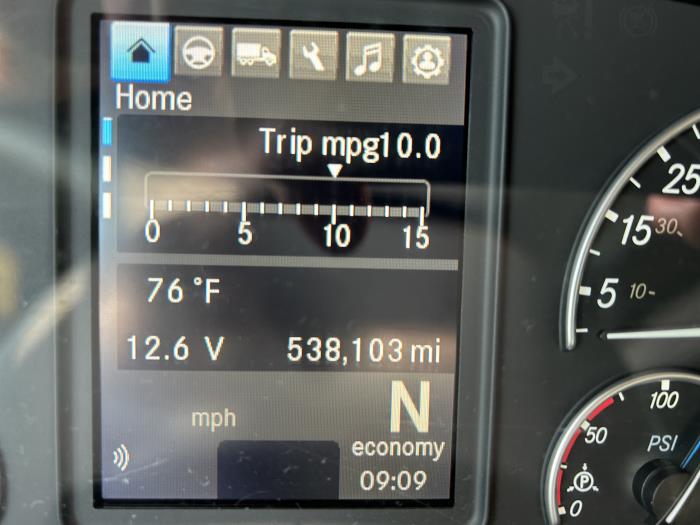 2021 Freightliner Cascadia-40