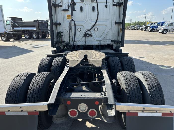 2021 Freightliner Cascadia-13
