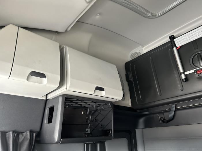 2021 Freightliner Cascadia-29