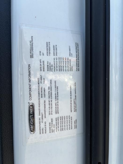 2021 Freightliner Cascadia-24