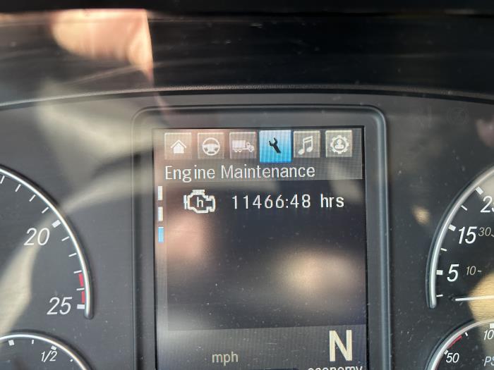 2021 Freightliner Cascadia-40