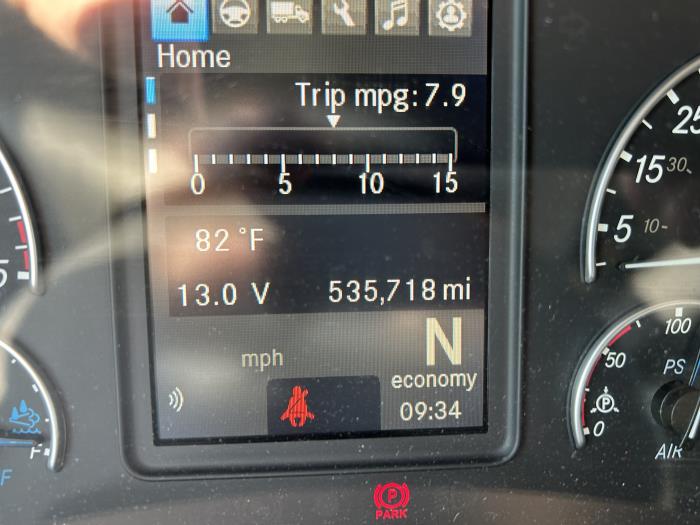2021 Freightliner Cascadia-41