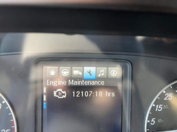 2021 Freightliner Cascadia-38