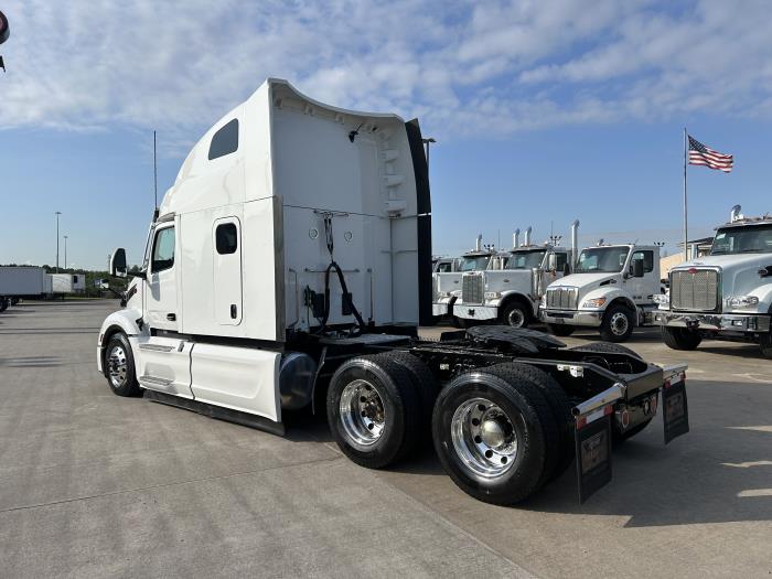 2023 Peterbilt 579-2