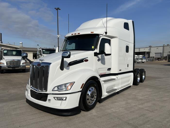 2023 Peterbilt 579-1