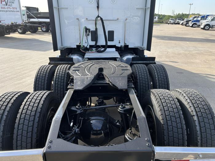 2023 Peterbilt 579-13