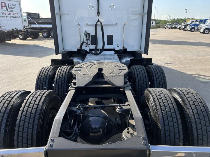 2023 Peterbilt 579-14