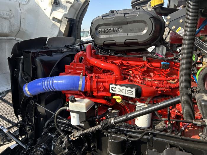2023 Peterbilt 579-16
