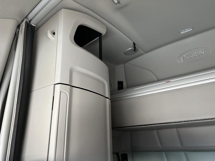 2023 Peterbilt 579-29