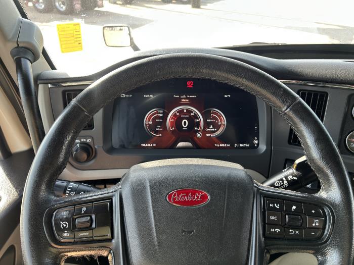 2023 Peterbilt 579-38