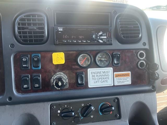 2018 Freightliner Business Class M2 106-6