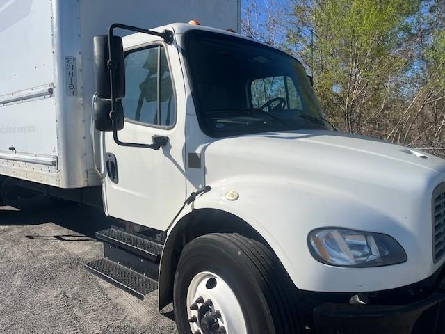 2018 Freightliner Business Class M2 106-12