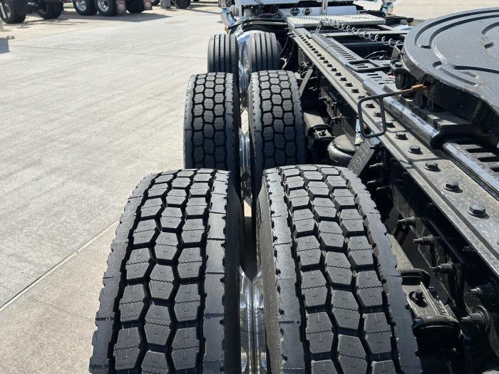 2026 Peterbilt 589-13