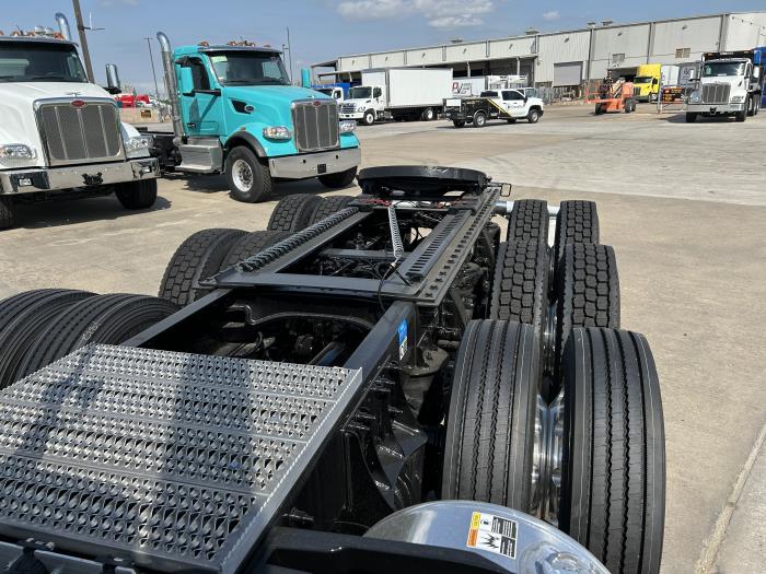 2026 Peterbilt 589-15