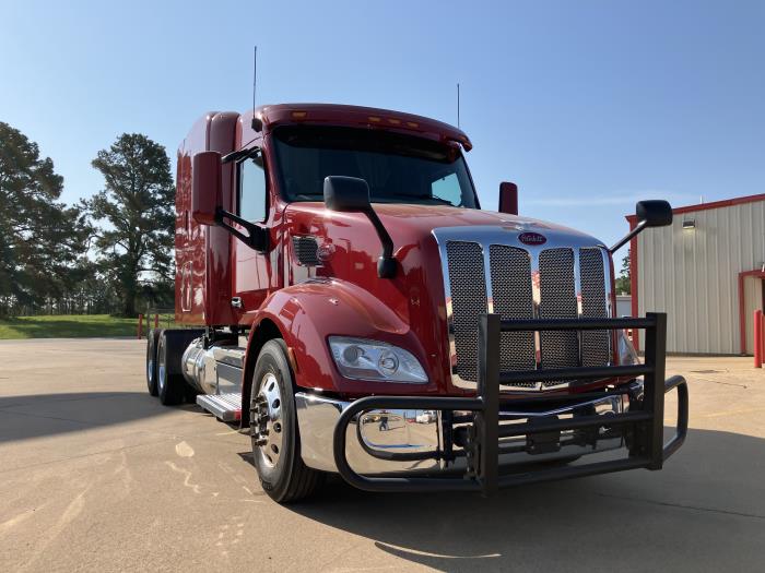 2022 Peterbilt 579-0