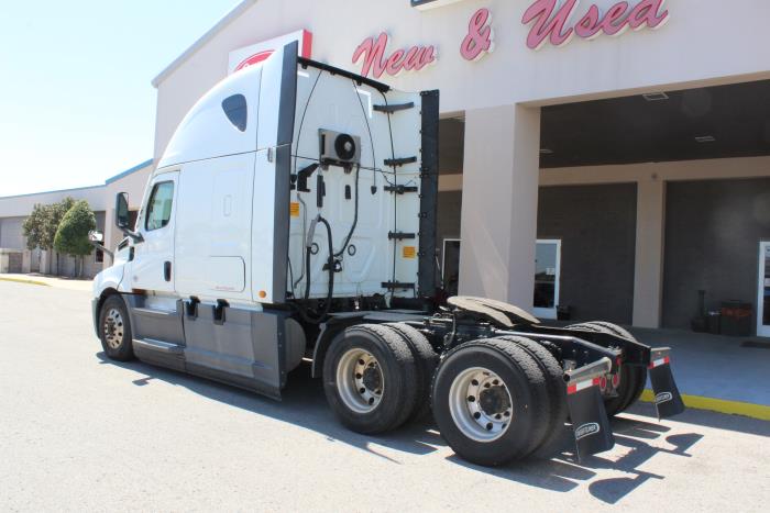 2021 Freightliner Cascadia-3