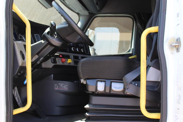 2021 Freightliner Cascadia-9