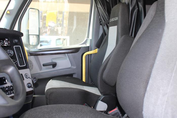2021 Freightliner Cascadia-10