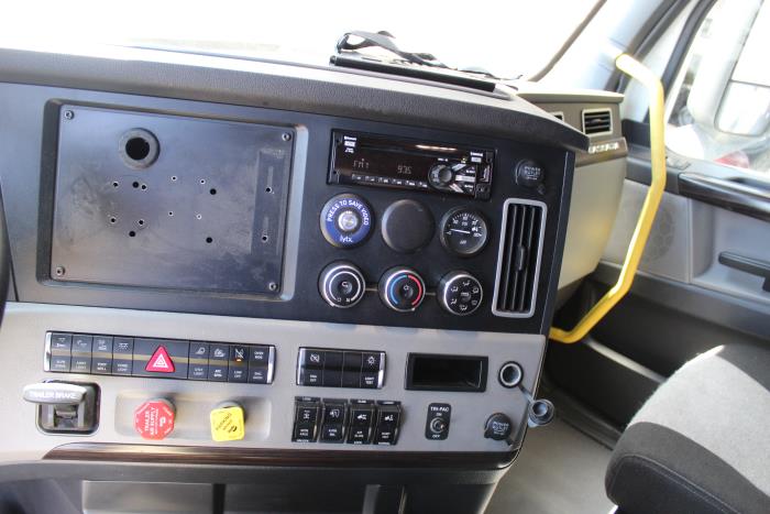 2021 Freightliner Cascadia-12
