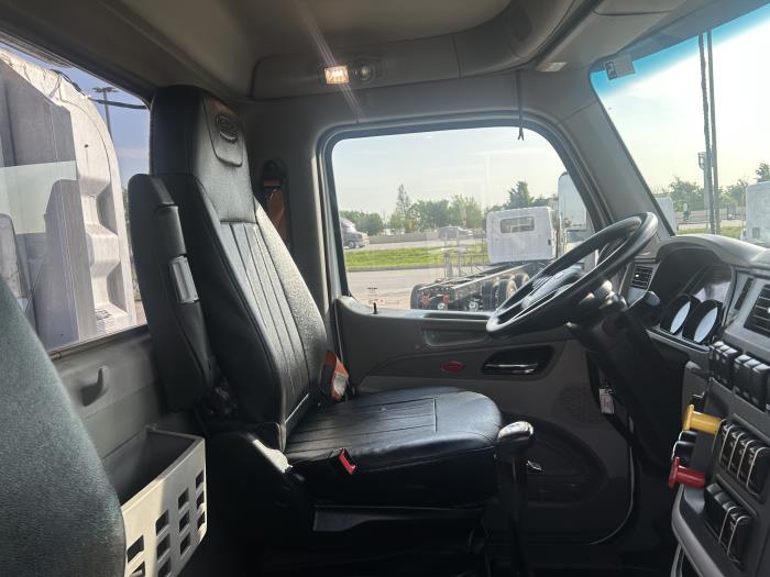 2020 Peterbilt 579-21