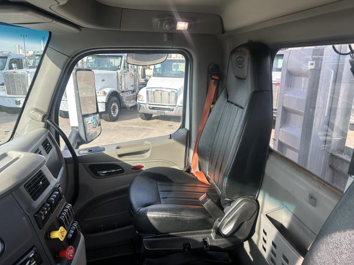 2020 Peterbilt 579-23