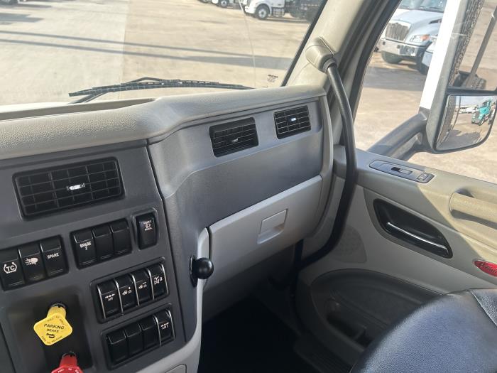 2020 Peterbilt 579-26