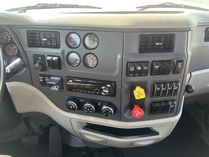 2020 Peterbilt 579-27