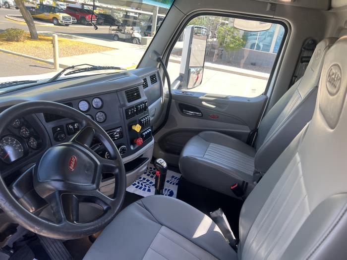 2020 Peterbilt 579-8
