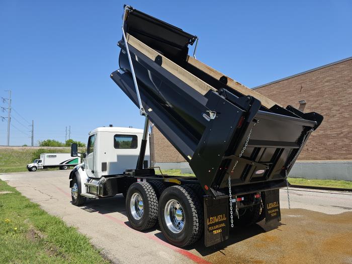 2026 Peterbilt 548-4