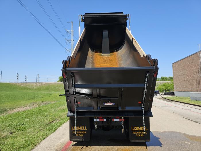 2026 Peterbilt 548-5