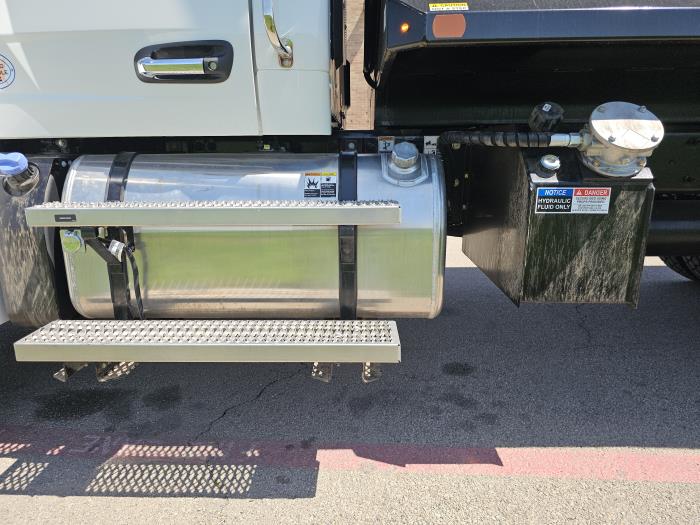 2026 Peterbilt 548-21