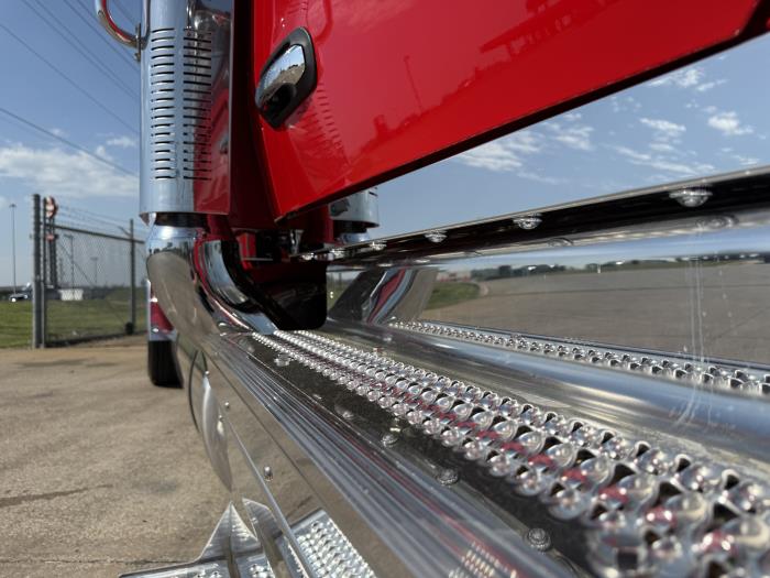 2026 Peterbilt 589-13