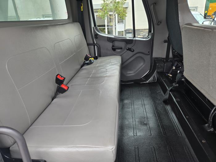 2023 Freightliner Business Class M2 106-4