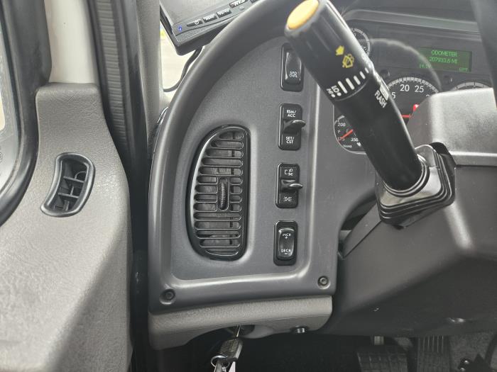2023 Freightliner Business Class M2 106-11