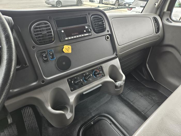 2023 Freightliner Business Class M2 106-13