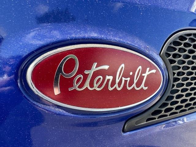 2022 Peterbilt 579-17