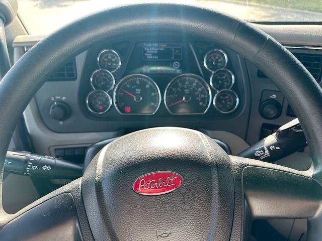 2022 Peterbilt 579-26